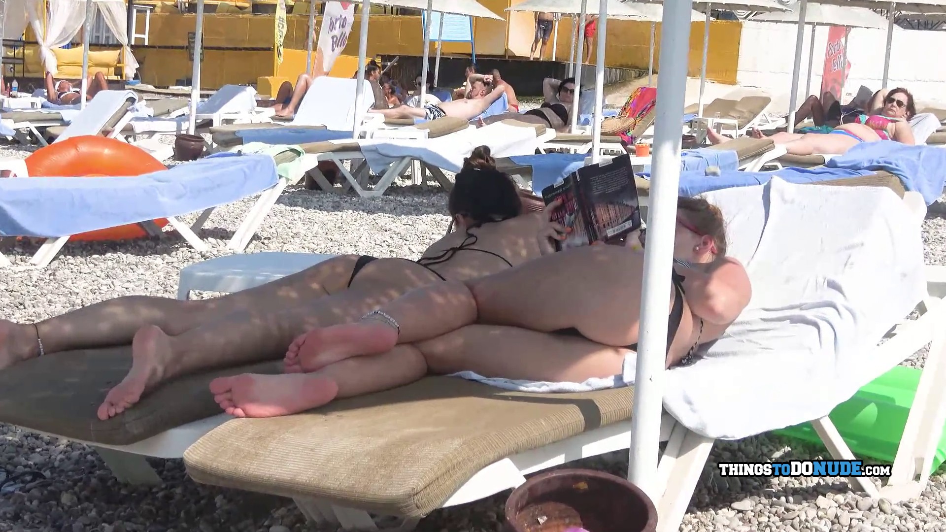 voyeurism in the beach chair porn